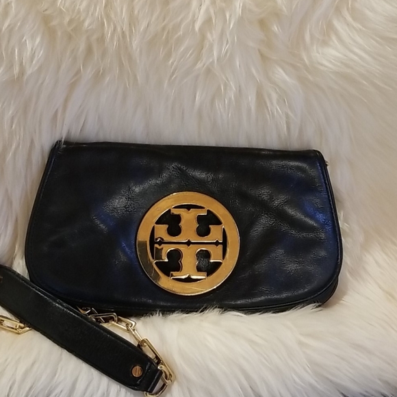 Tory Burch Handbags - Tory Burch Reva Cut Out Logo Crossbody & Clutch